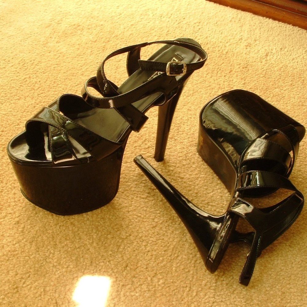 Devious (Pleaser) TRAMP-726 High Heels Size 12